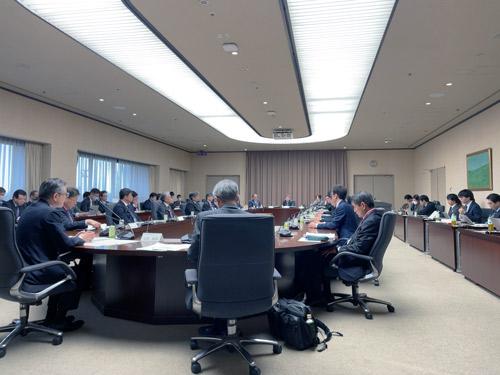 「クレジットカードセキュリティー官民対策会議」第１回会議の様子