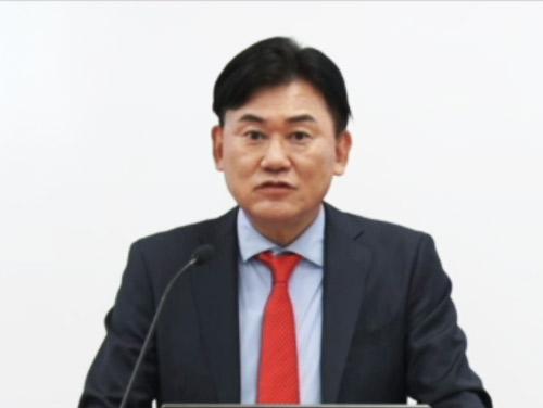 決算説明会に登壇した三木谷浩史社長