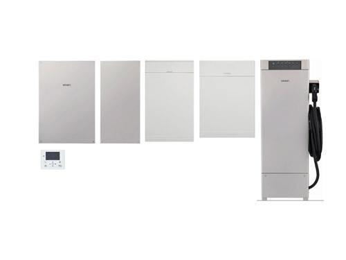 （左から）トリプル蓄電パワーコンディショナ、蓄電池用コンバータ、蓄電池ユニット２種、Ｖ２Ｈスタンド