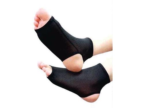 トルマリンの鉱石とラジウム鉱石を使用した「ドクトルソール」