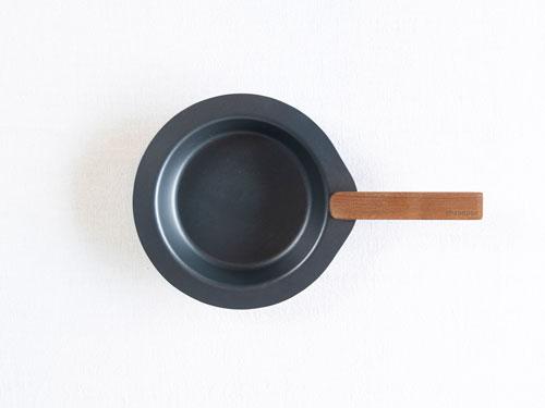 「ＤＩＳＨ　ＧＲＩＬＬ（ディッシュグリル）」