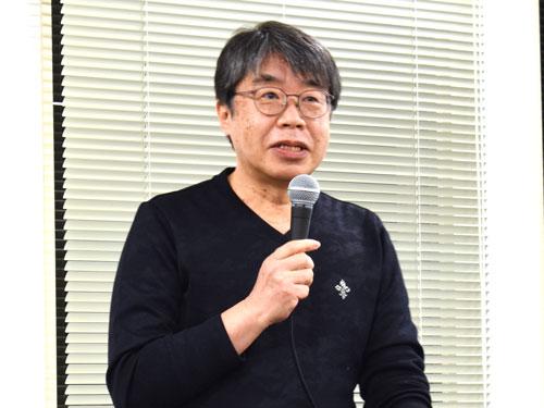 会の名称・方針変更を発表する川連一豊代表理事