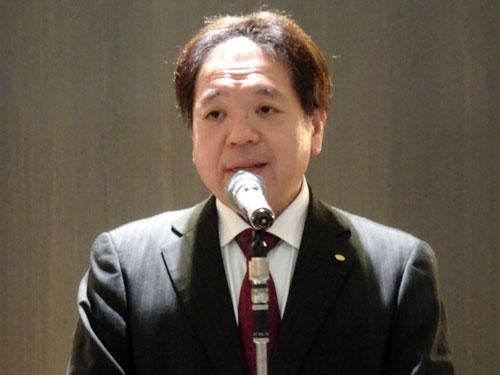 あいさつする林栄治社長