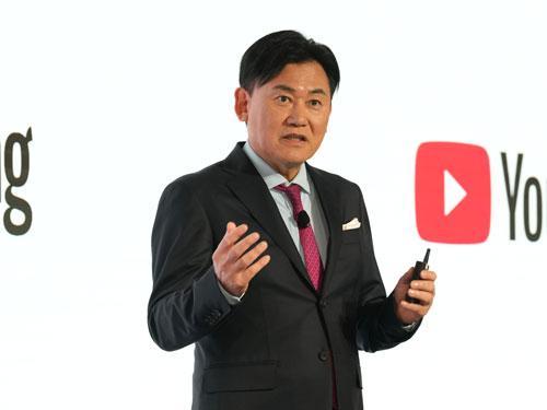 楽天グループの三木谷浩史社長が説明会に登壇