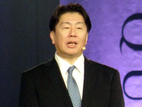 あいさつする神農晶社長