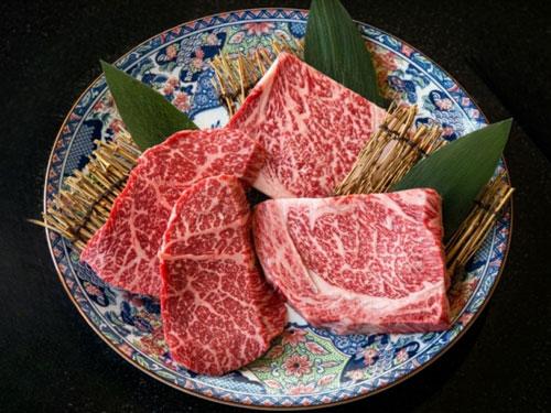 米沢牛黄木の「米沢牛コンビネーションステーキ盛り合わせ」