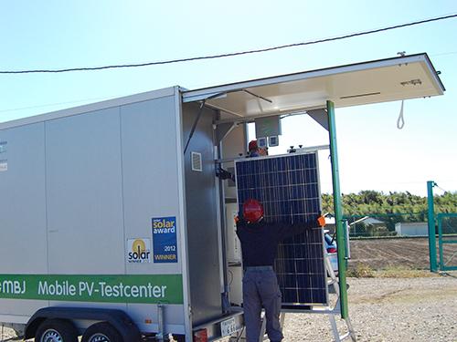 「PVテストカー」は、パネルメーカーが出荷前に行う検査と同等の条件でパネルの性能評価を行える