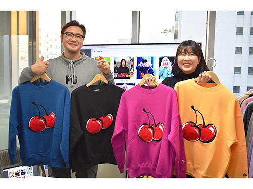 「ＫＩＲＳＨ」のチャ・ヨンミン氏（写真左）