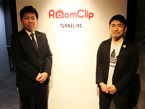 山善の大村潤氏（写真左）とＴｕｎｎｎｅｌの川本太郎取締役