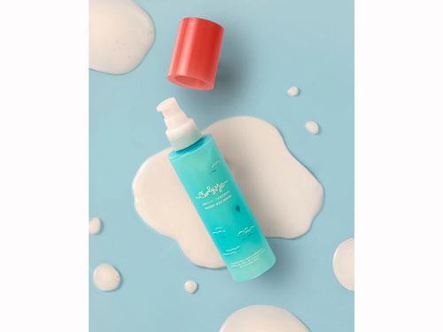 【こだわり　商品開発】　<Ｃｕｒｌｙ　Ｍｅ>　Ｃｕｒｌｙ　Ｍｅ／くせ毛特化の新商品、開発に３年間（2026年7月30日号）