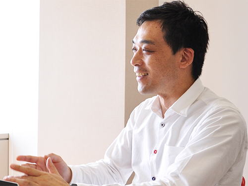 販売促進部・山下省三部長