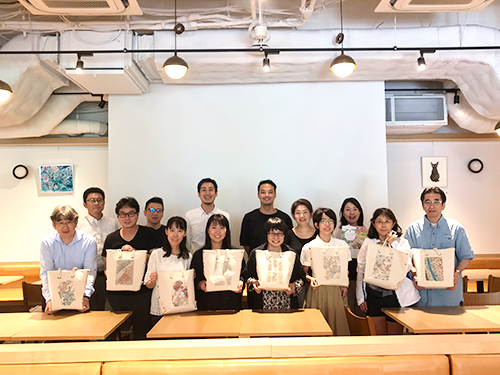 ９月17日に都内で開催した体験イベントでは参加者同士が交流した