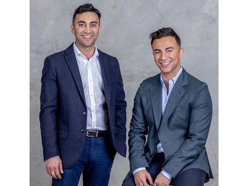 オマーサブレＣＥＯ（写真左）とゼイン・サブレＣＯＯ