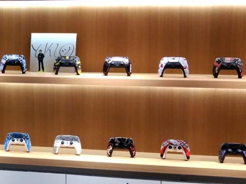 「Ｖｏｉｄ　Ｇａｍｉｎｇ」のコントローラー