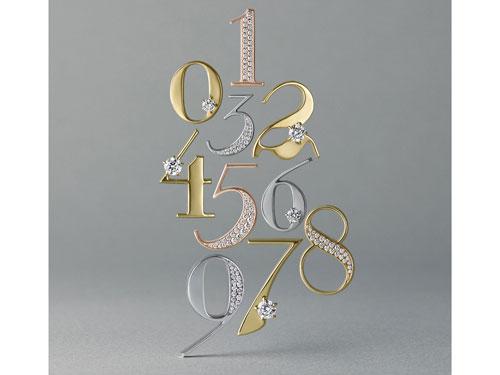 数字をデザインに落とし込んだジュエリー